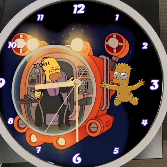 Submarine implosion clock - Picture 3 of 6